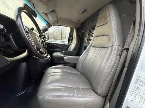 Used 2019 Chevrolet Express 2500 w/ Driver Convenience Package image 22