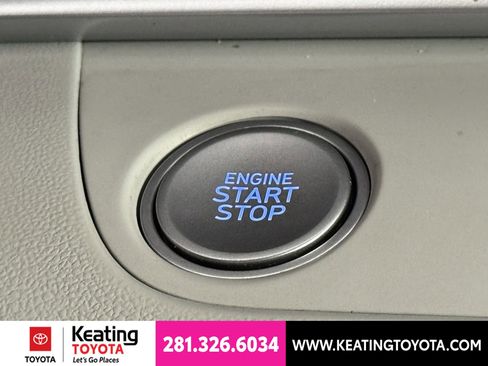 Used 2025 Hyundai Elantra Limited FWD image 30