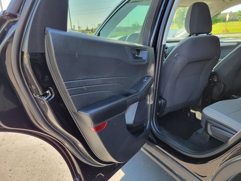 Certified 2022 Ford Escape SE w/ Cold Weather Package AWD/4WD image 19