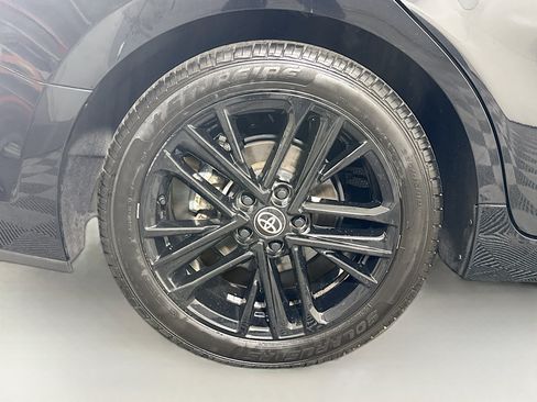 Used 2025 Toyota Camry SE image 33