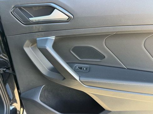 Used 2022 Volkswagen Tiguan SE R-Line image 20