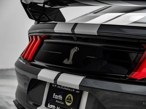 Used 2021 Ford Mustang Shelby GT500 w/ Carbon Fiber Track Pack RWD image 18