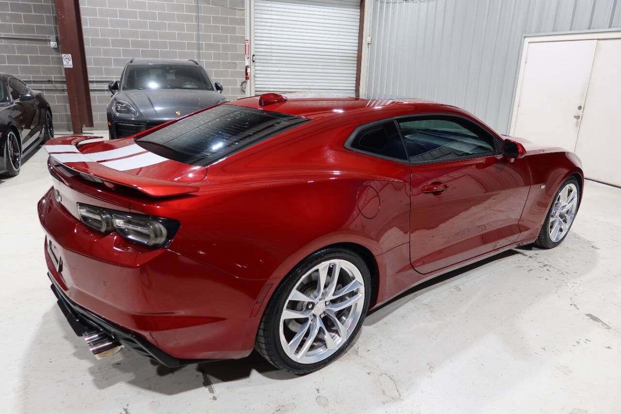 Used 2021 Chevrolet Camaro SS RWD image 5