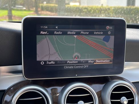 Certified 2018 Mercedes-Benz C 300 4MATIC Sedan image 24