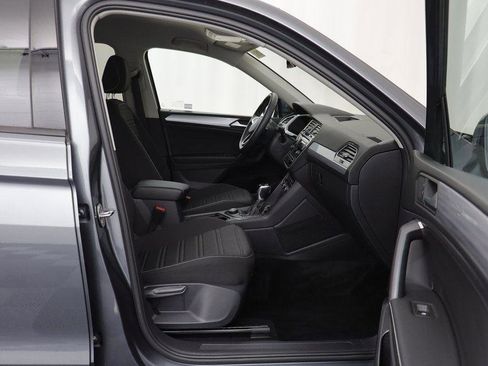 Used 2022 Volkswagen Tiguan S image 19