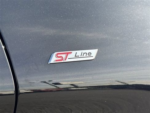 Used 2025 Ford Explorer ST-Line w/ ST-Line Street Pack AWD/4WD image 32