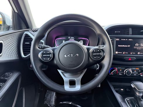 Used 2024 Kia Soul LX image 12