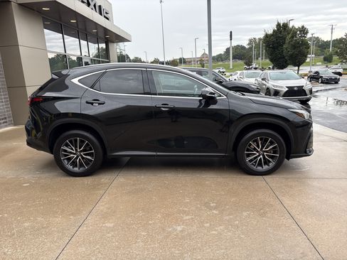 Used 2024 Lexus NX 250 FWD w/ Towing Package (2000 Lbs) image 11