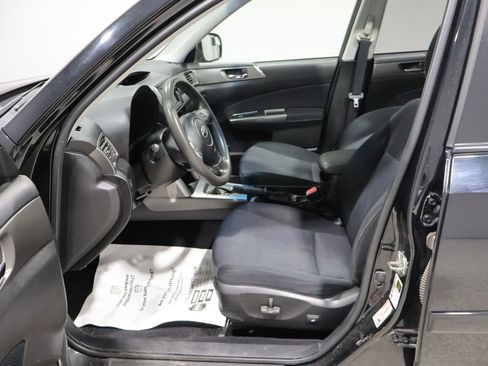 Used 2013 Subaru Forester 2.5X Premium w/ All-Weather Plus Pkg AWD/4WD image 11