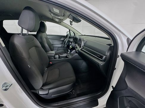 Used 2025 Kia Sportage LX image 28