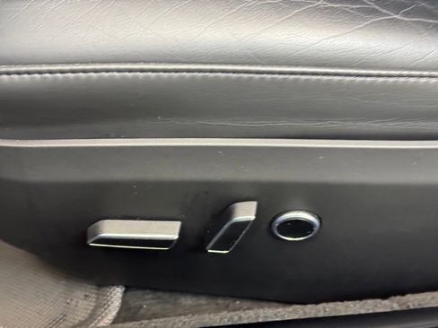 Used 2021 Tesla Model S Plaid image 11