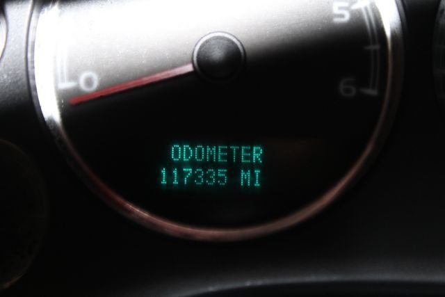 Used 2007 Chevrolet Suburban LT w/ LT Preferred Equipment Group AWD/4WD image 30