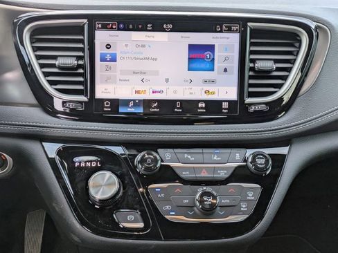 New 2026 Chrysler Pacifica Select image 19