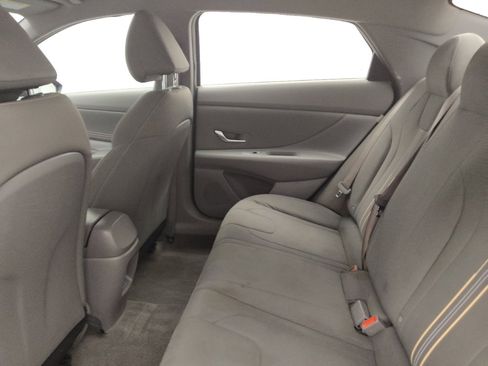 Used 2025 Hyundai Elantra Sport FWD image 18