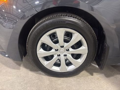 Used 2025 Toyota Corolla LE image 25