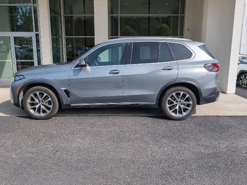 Used 2024 BMW X5 xDrive40i w/ Premium Package AWD/4WD image 6