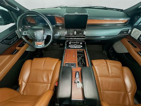 Used 2021 Lincoln Navigator Reserve image 10