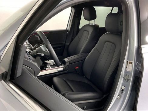 Used 2026 Mercedes-Benz GLB 250 4MATIC image 17