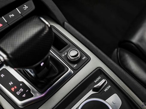 Used 2018 Audi R8 V10 RWD image 68