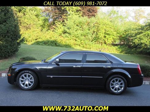Used 2008 Chrysler 300 C w/ Protection Group II image 2