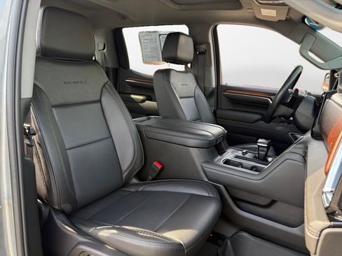 Used 2024 GMC Sierra 1500 Denali AWD/4WD image 9