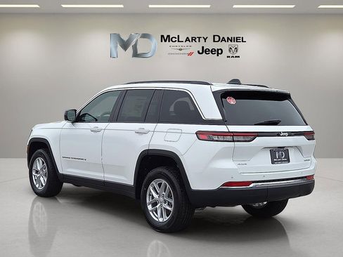 New 2026 Jeep Grand Cherokee Laredo X AWD/4WD image 4