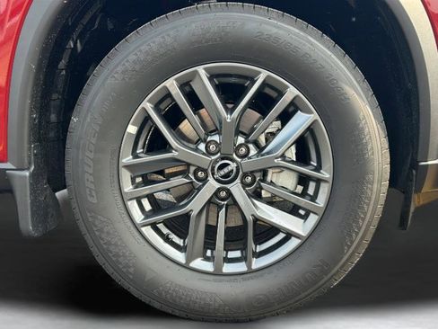 Used 2026 Nissan Rogue S FWD image 32