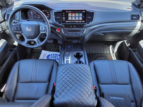 Used 2025 Honda Ridgeline TrailSport image 12