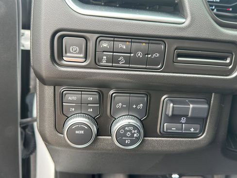 Used 2022 GMC Yukon AT4 w/ Max Trailering Package AWD/4WD image 12