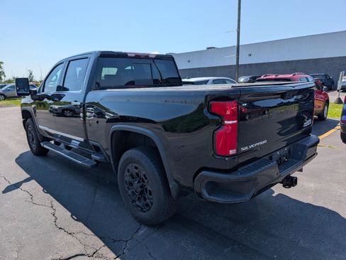 Used 2024 Chevrolet Silverado 2500 High Country w/ Technology Package AWD/4WD image 6