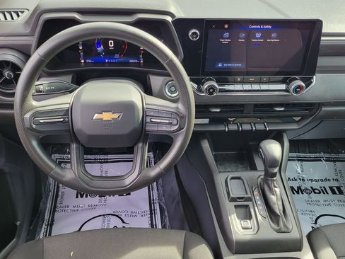 Used 2023 Chevrolet Colorado W/T image 4