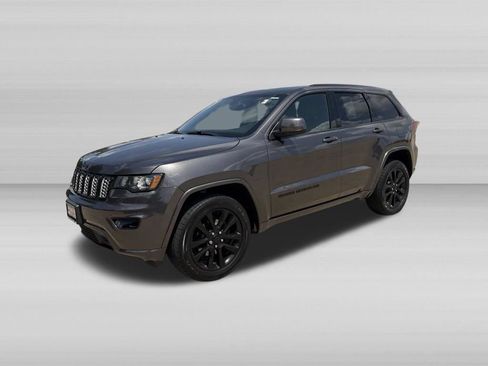 Used 2019 Jeep Grand Cherokee Altitude AWD/4WD image 8