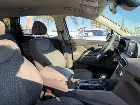 Used 2020 Hyundai Santa Fe SE image 19