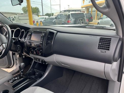 Used 2013 Toyota Tacoma PreRunner w/ Convenience Pkg RWD image 10