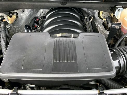 Used 2024 GMC Yukon SLT RWD image 32