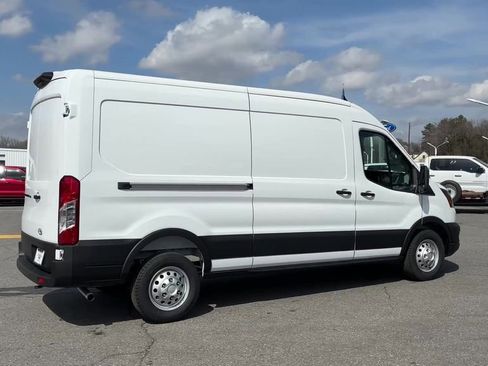 New 2026 Ford Transit 250 148 Medium Roof w/ Load Area Protection Package RWD image 8