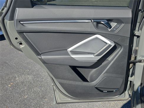 Used 2023 Audi Q3 2.0T Premium Plus w/ Premium Plus Package image 12