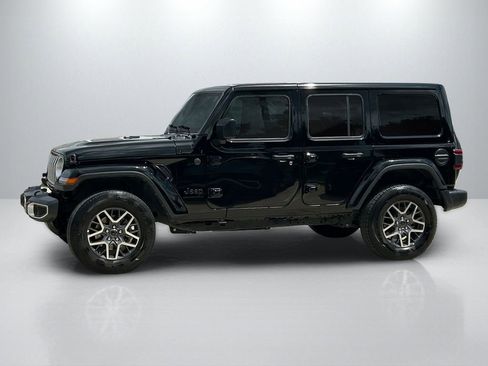 Used 2025 Jeep Wrangler Unlimited Sahara AWD/4WD image 8