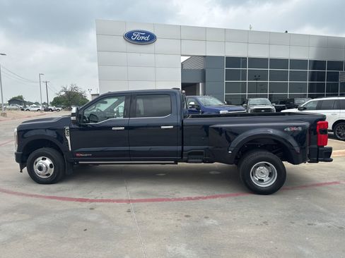 Used 2024 Ford F350 Platinum AWD/4WD image 9