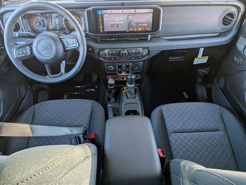 New 2025 Jeep Gladiator Mojave w/ Convenience Group image 14