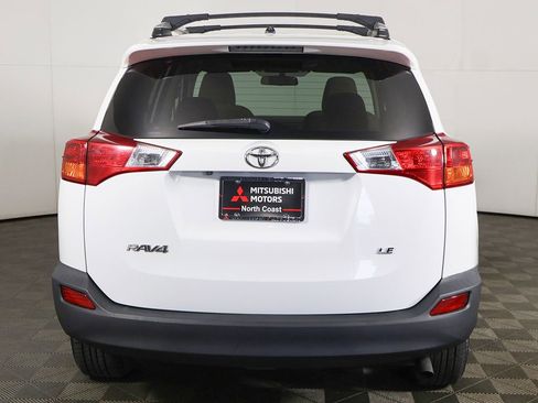 Used 2013 Toyota RAV4 LE FWD image 9