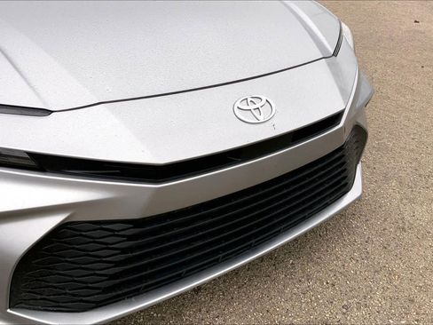Used 2025 Toyota Camry LE FWD image 29