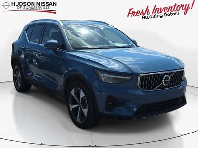 Used 2025 Volvo XC40 B5 Plus
