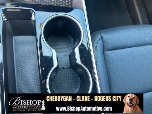 Used 2025 Chevrolet Equinox LT w/ Convenience Package II image 33