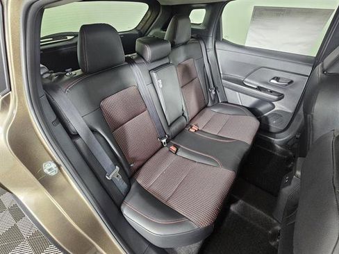 New 2026 Nissan Kicks SR w/ Cold Weather Package image 17