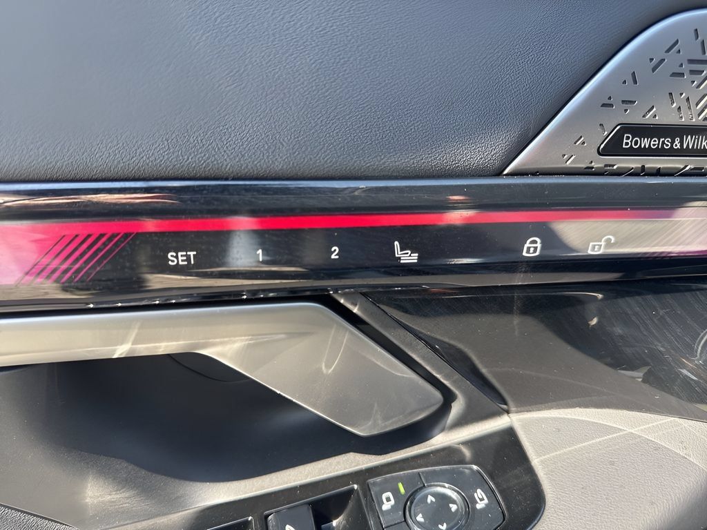 Used 2025 BMW M5 Touring AWD/4WD image 11