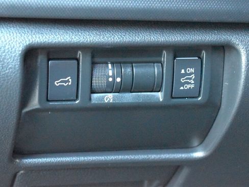 Used 2025 Subaru Forester Premium w/ Convenience Package #1 AWD/4WD image 18