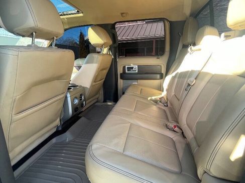 Used 2014 Ford F150 Lariat w/ Lariat Chrome Package image 17