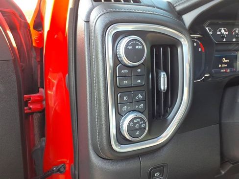 Used 2021 GMC Sierra 1500 SLT AWD/4WD image 13