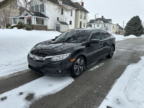 Used 2018 Honda Civic EX-T image 3